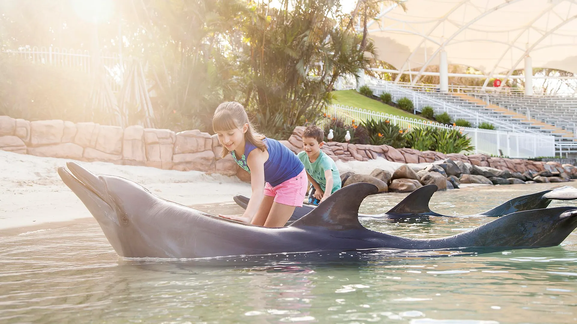 Sea World Resort Main Beach 4*,