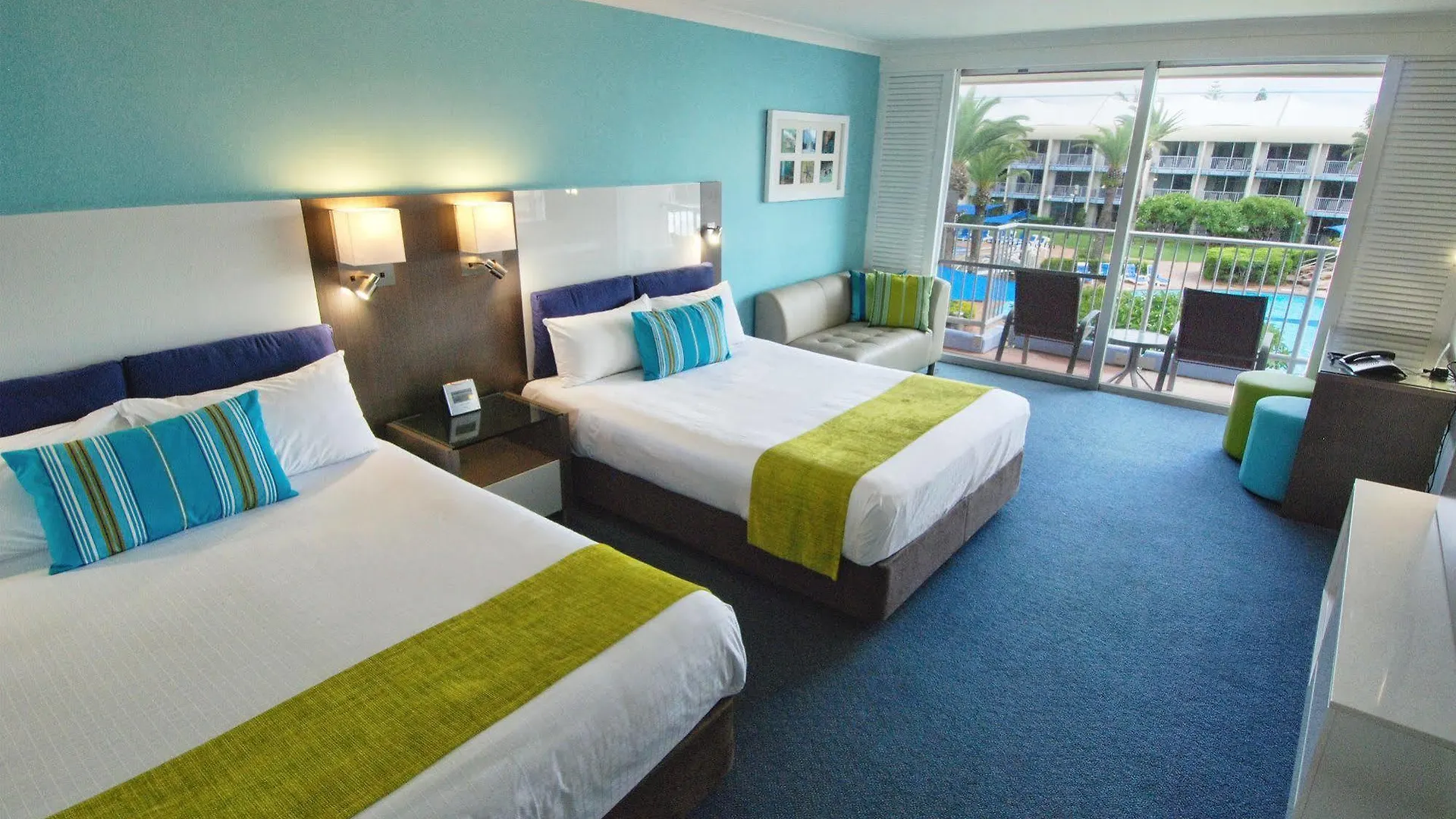 Sea World Resort Main Beach 4*,  Australia